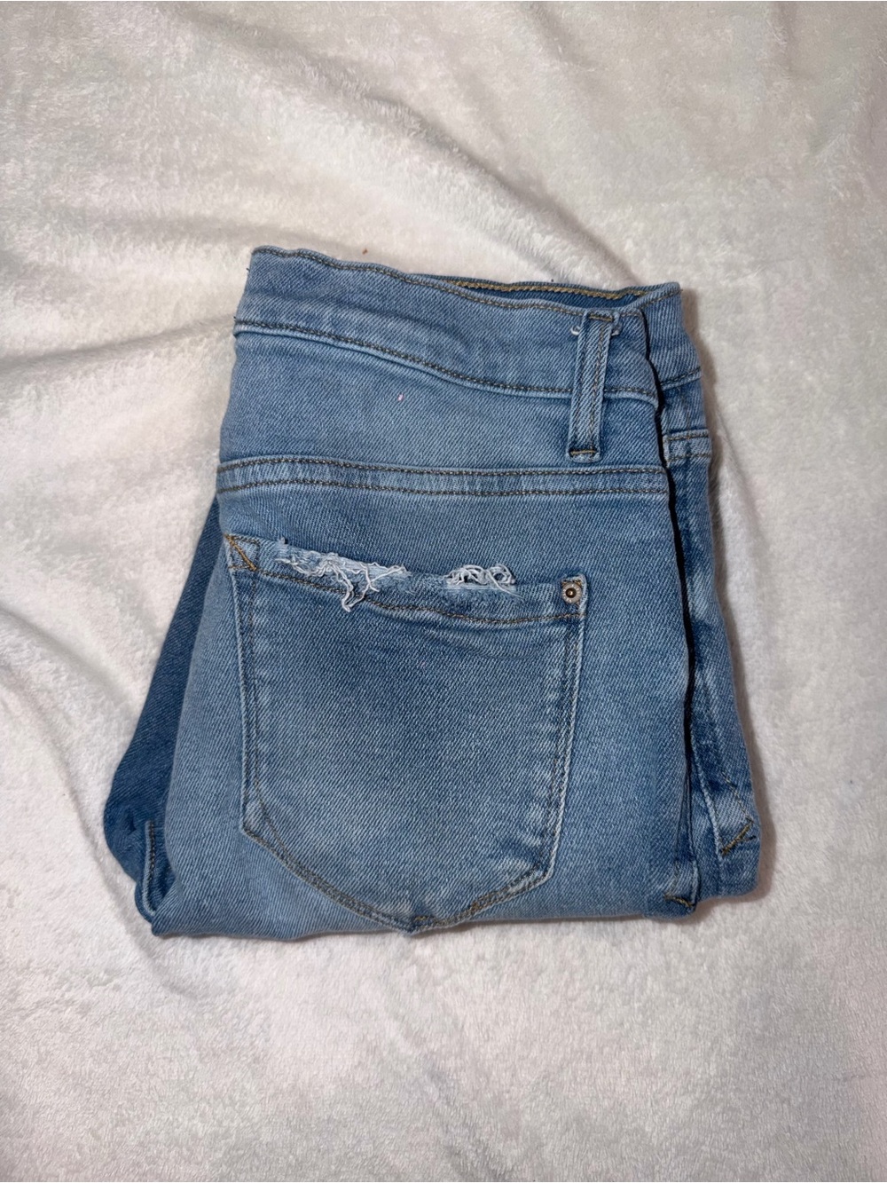 Kensie High-Rise Light Blue Distressed Pocket Jeans